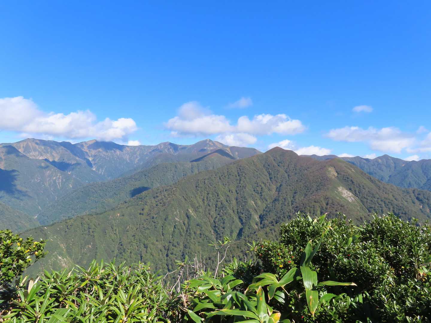 大朝日岳と小朝日岳