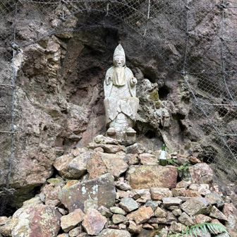 利修仙人の石像