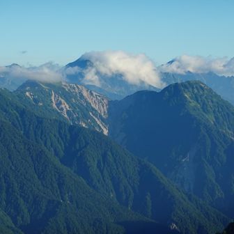 立山方面。雲がかかっている