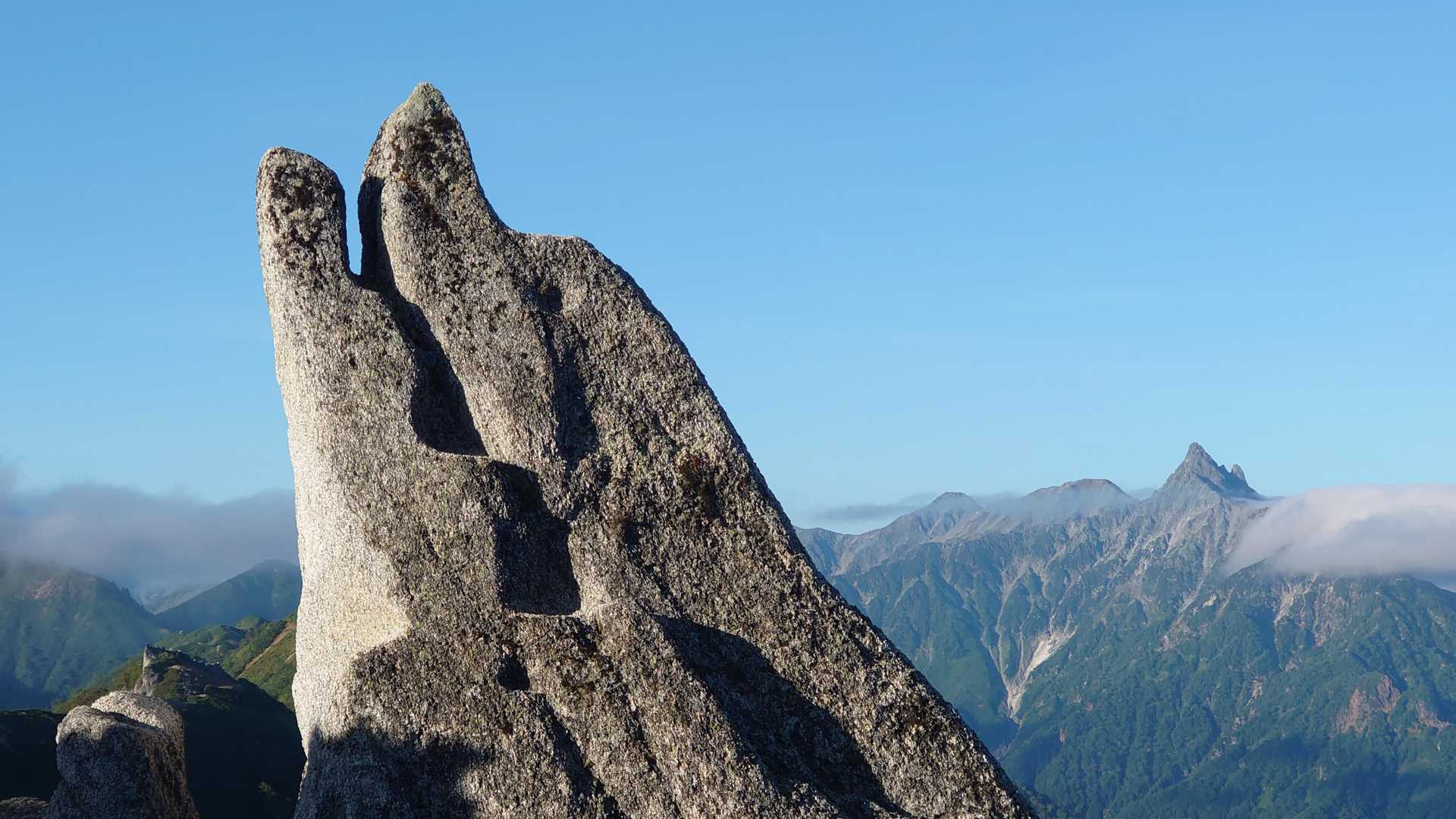 燕岳名物イルカ石