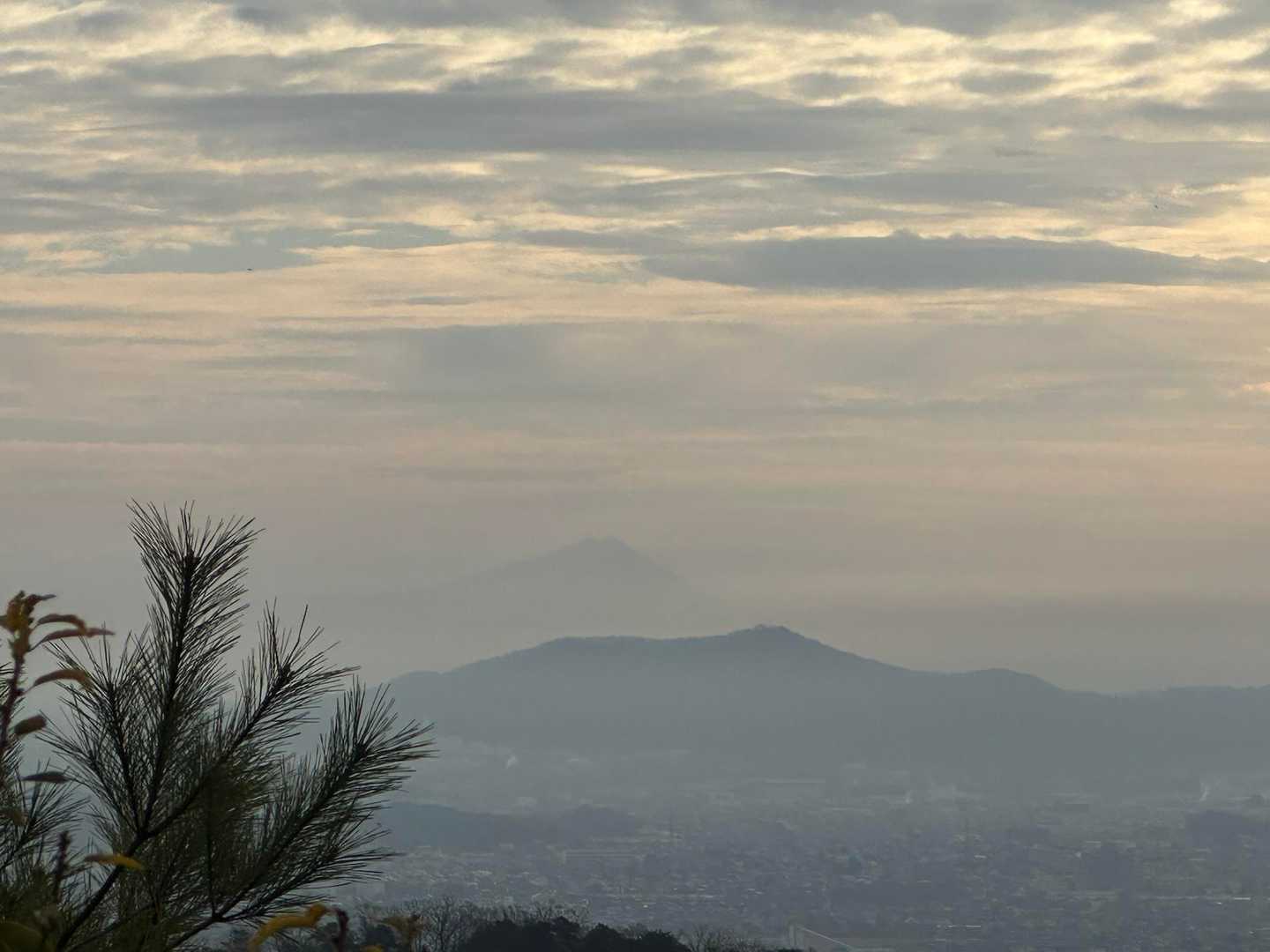 遠くに筑波山がうっすら〜✨