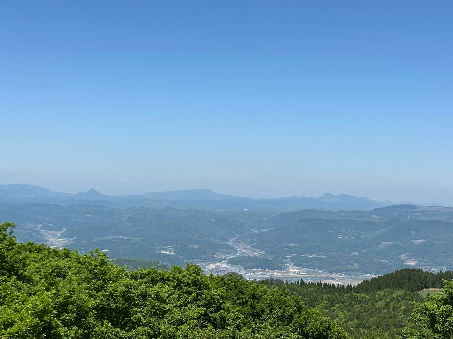 はー、めちゃくちゃ綺麗
左は犬ヶ岳❓、真ん中は八面山、右は英彦山かな