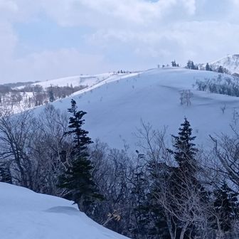 阿女鱒岳へ続く尾根。