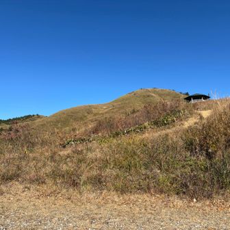 まずは、岩倉山を目指して！