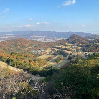 長尾山からは宝塚けやきヒルカントリークラブのゴルフ場がよく見えます
