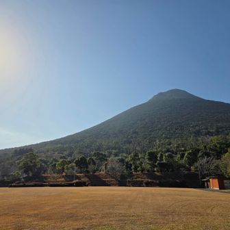 あそこまで登るのか～✨
