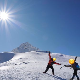 通りすがりの方と2ショット
良い写真だったので顔隠して使わさせてもらいます🙏
友よ良い写真とるじゃんね
もうカメラ買いなよ🤭