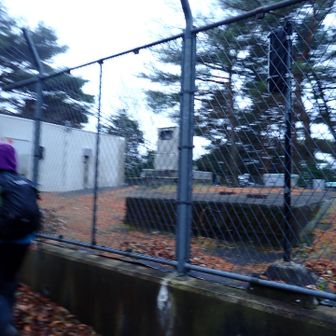 山頂プレートなし