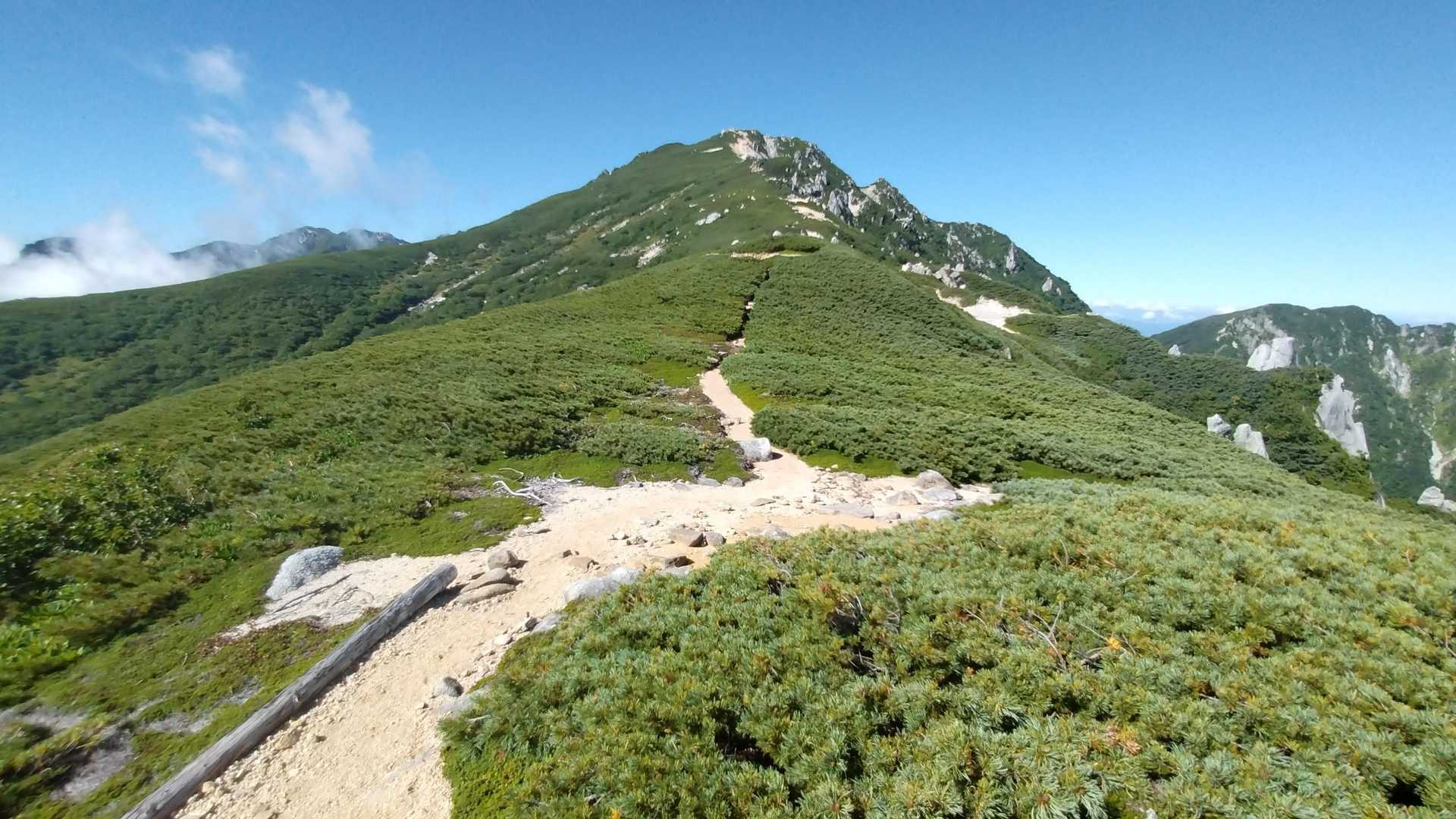 空木岳山頂へ