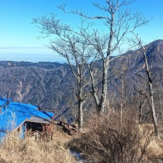 蛭ヶ岳と青ヶ岳山荘