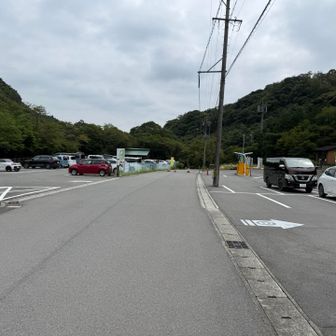 駐車場到着
車は結構増えていた
靴洗い場があったのでヒルを洗い流す