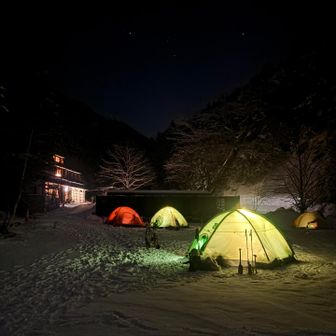 長衛小屋のテン場