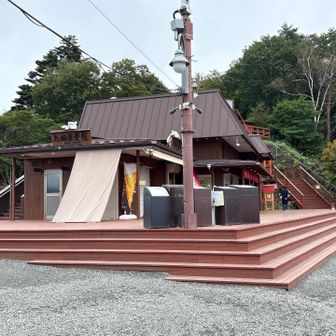 パノラマロープウェイはまだ営業開始前。