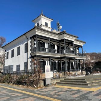 甲府駅隣の素敵な古い建物。
藤村記念館
無料で見学できます。