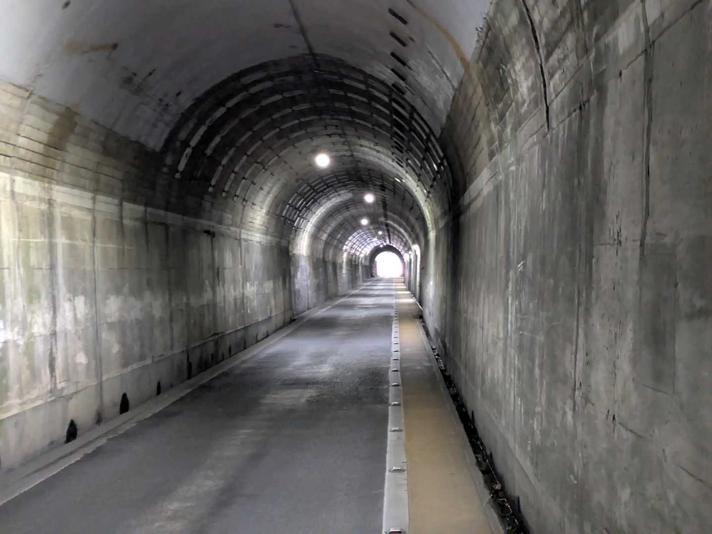 トンネルウォーク。たまたま、車が来なくて怖い思いをせずに済んだ。