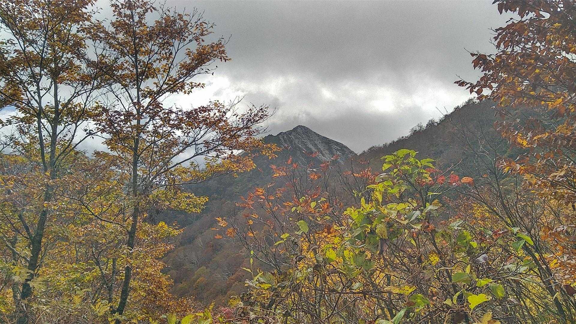 雁戸山が見えてきた。