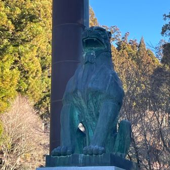 秋葉神社の狛犬は凛々しいですねー