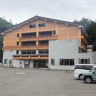 トムラウシ温泉。ここで9:45新得駅行きバスに乗るハズが、、、大失態泣