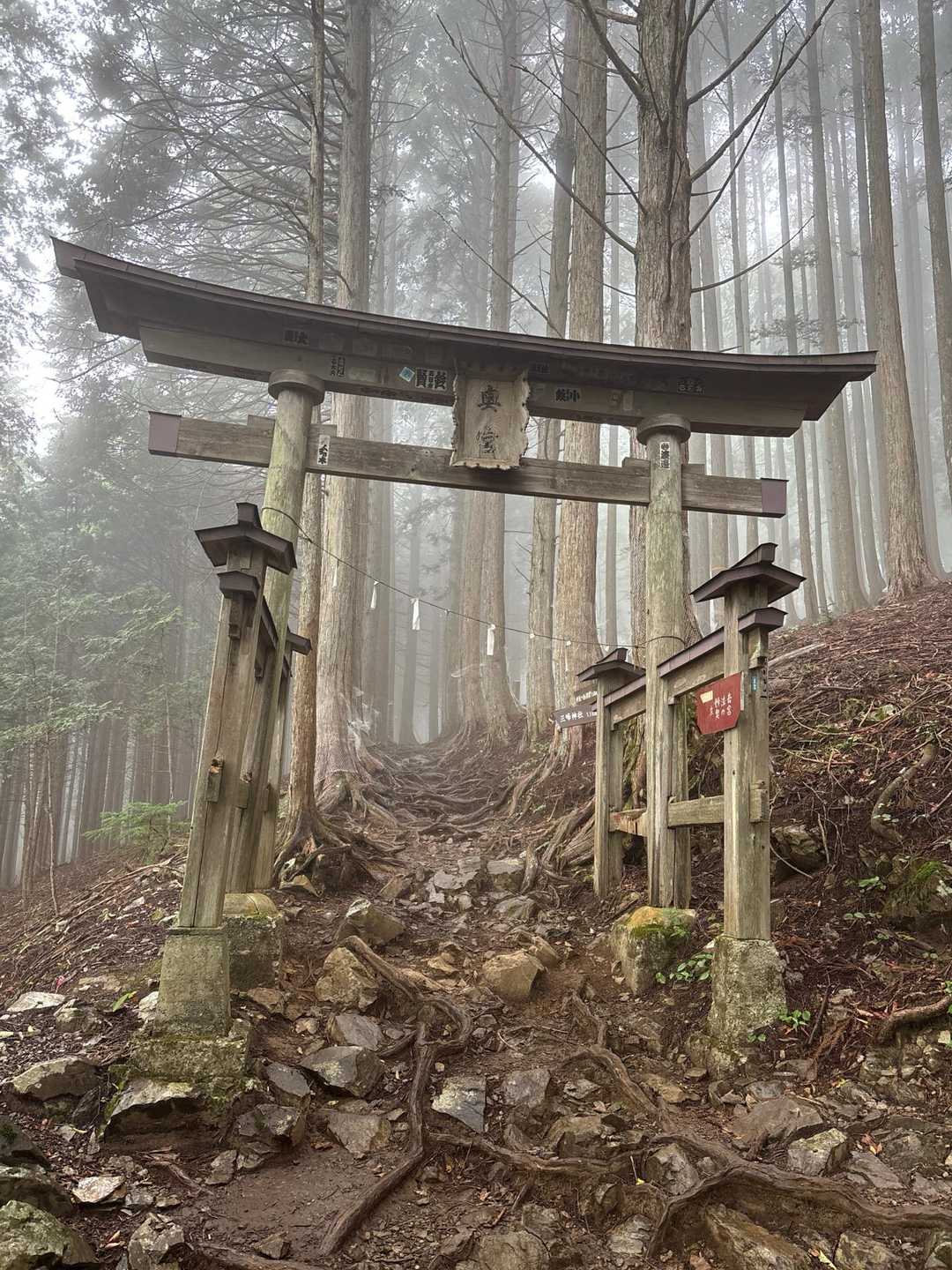 四の鳥居⛩️
段々険しくなります