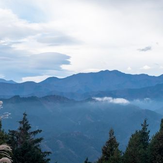 眺望がいい『不動茶屋跡展望所』に到着。
確か天気が良ければ【富士山】が見えるような記憶があります。