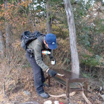 木ベンチ仕上げ塗り