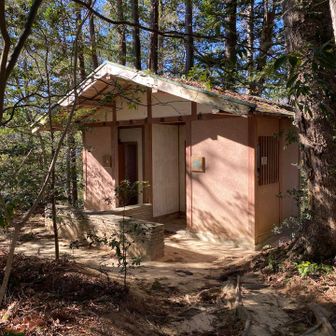 山頂にトイレあり