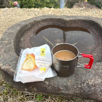 本日のスイーツ🍰
ぬるいシュークリーム😅
