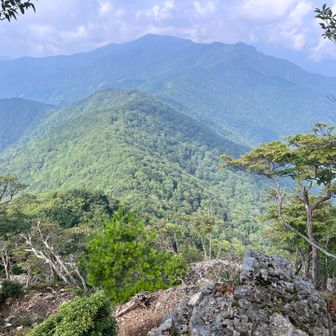 千間山と祖母山。とても神聖な気持ちになりました