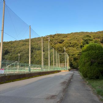 湯村山手前の運動場🅿️
