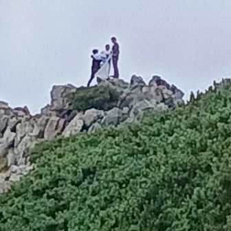 結婚式の撮影してました
劔が顔出すのを待ってました