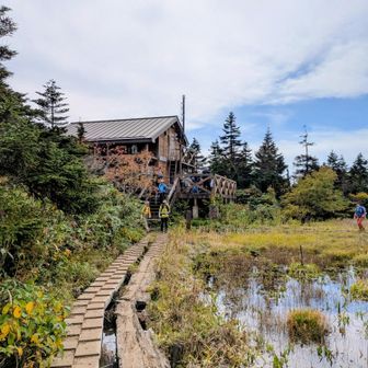 三ツ石山荘