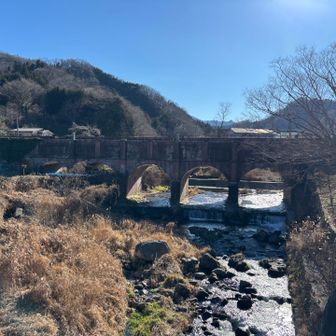 落合水路橋
下山して禾生駅に向かう途中に落合橋が現れます。道路として使われている橋ではなく水路の橋で、その造営は1907年とのことです

アーチ型の煉瓦造りの橋がなんとも風情があり素敵でした