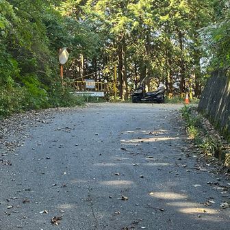 登山口に戻り、あの先に停めてあるバイクまで歩いてこの日の山行は終了

帰りも下道を走って帰りました。
帰りは暑い暑い🥵

最後まで見ていただきありがとうございました！