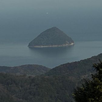 津久見島を見ながら、冬の暖かい日差しにあたりながら、ゆっくりと昼食🥪を取りました。😊