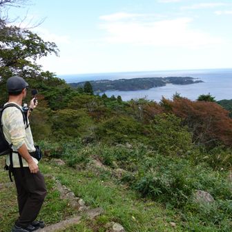 歩いて20分ほどで山頂