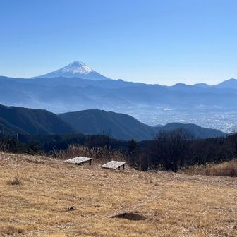 流石の眺望！甲府盆地を見下ろす富士山とご対面。