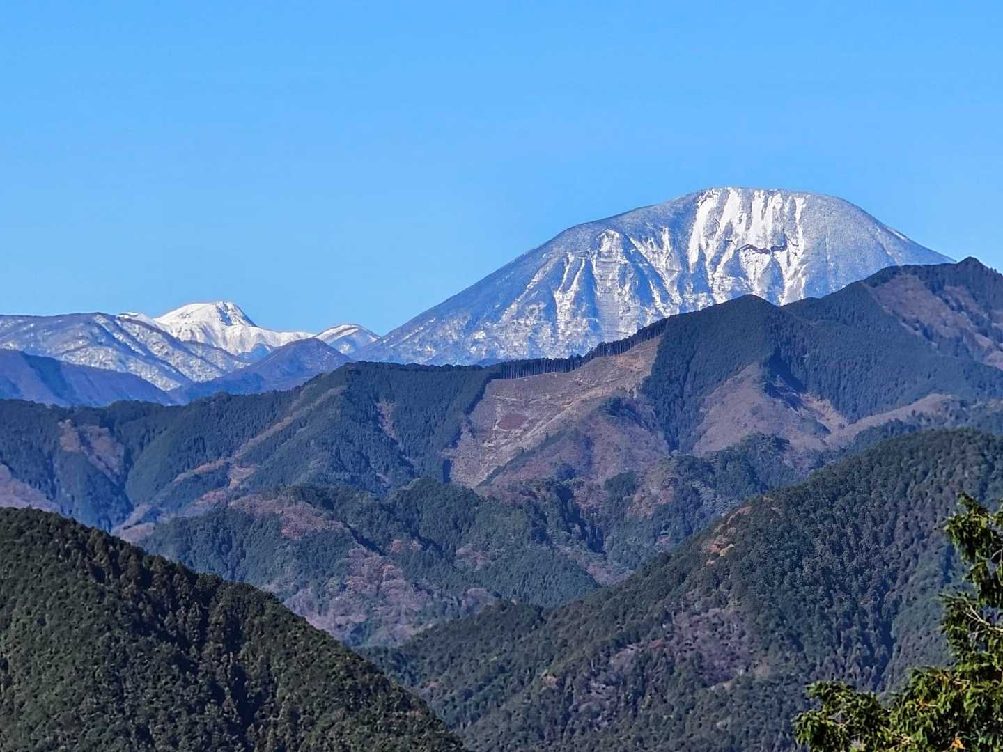  次石山登山口-小倉城山-小倉城八方館跡-今里山-与松山- 縦走コースの写真