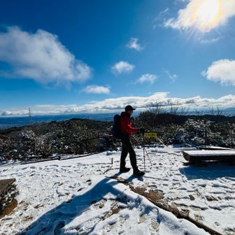 山頂に到着
空気が澄んで景色がキレイに見える😍