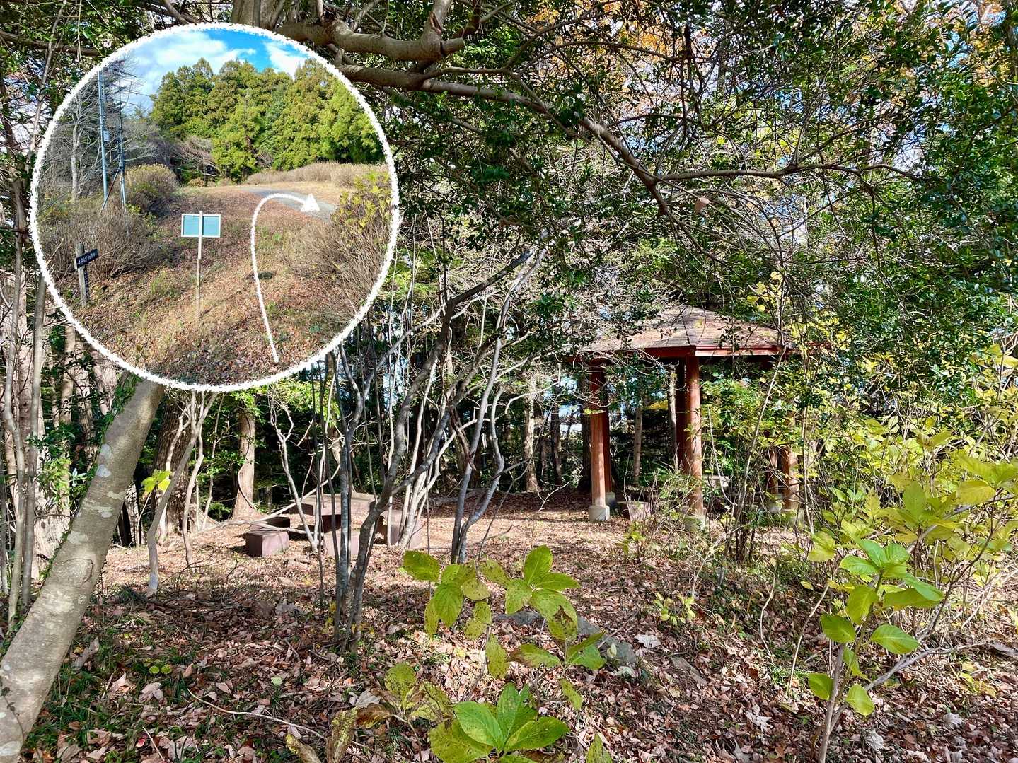 😶斗蔵山に来ましたが...
(ピークは東屋付近かなぁ?)
さらに進むと🚗車道に出ます。