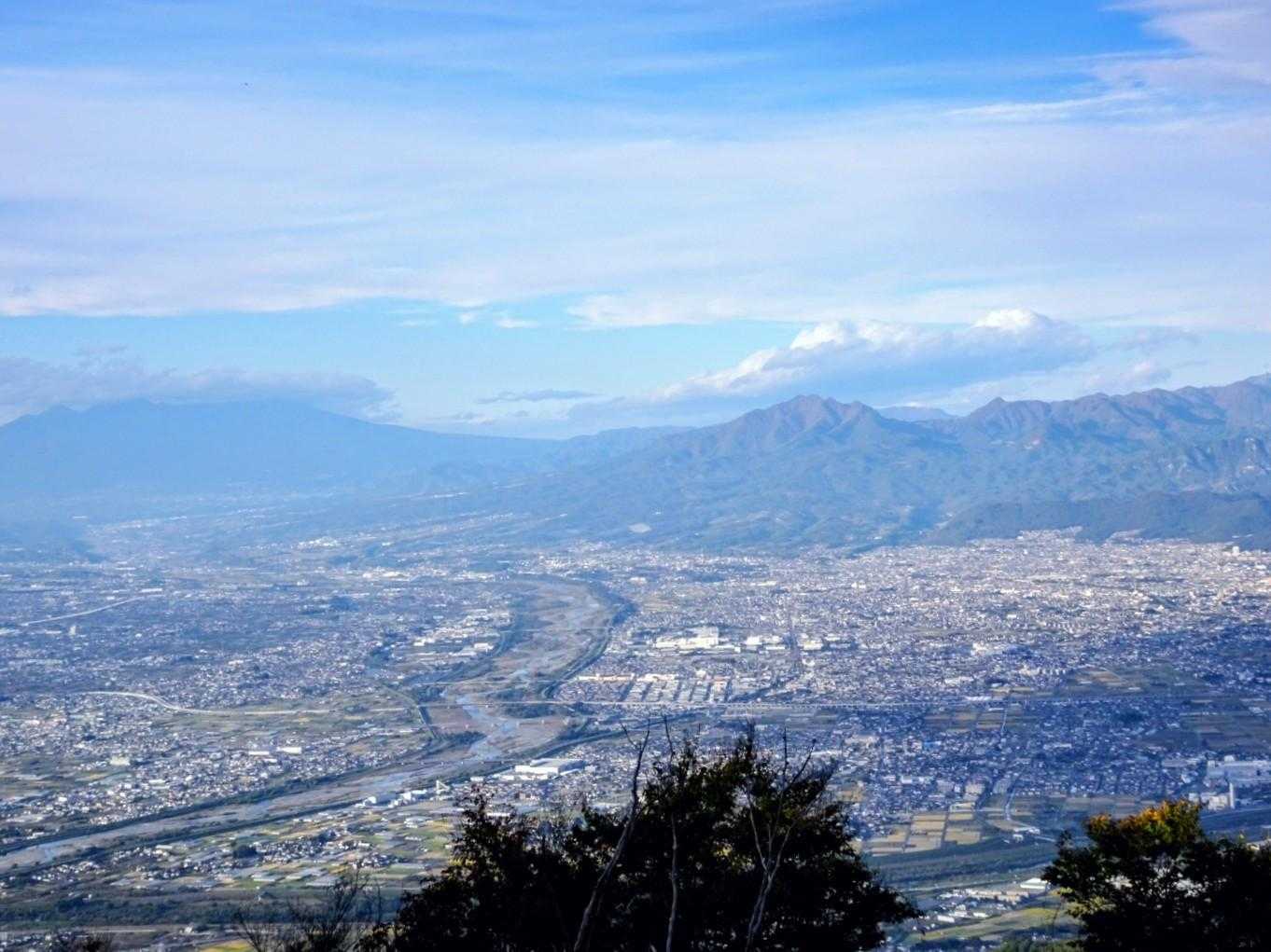 大畠山から甲府盆地と茅ヶ岳の展望👍