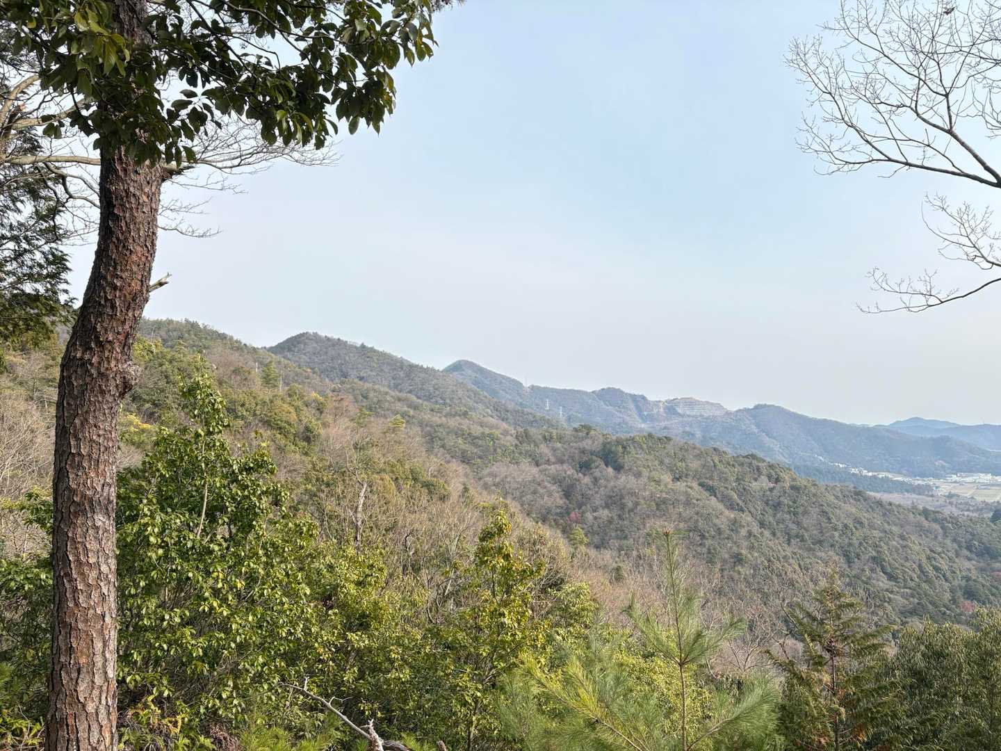 少し眺望開けて
‥‥まぁまぁ遠いなぁ–💦