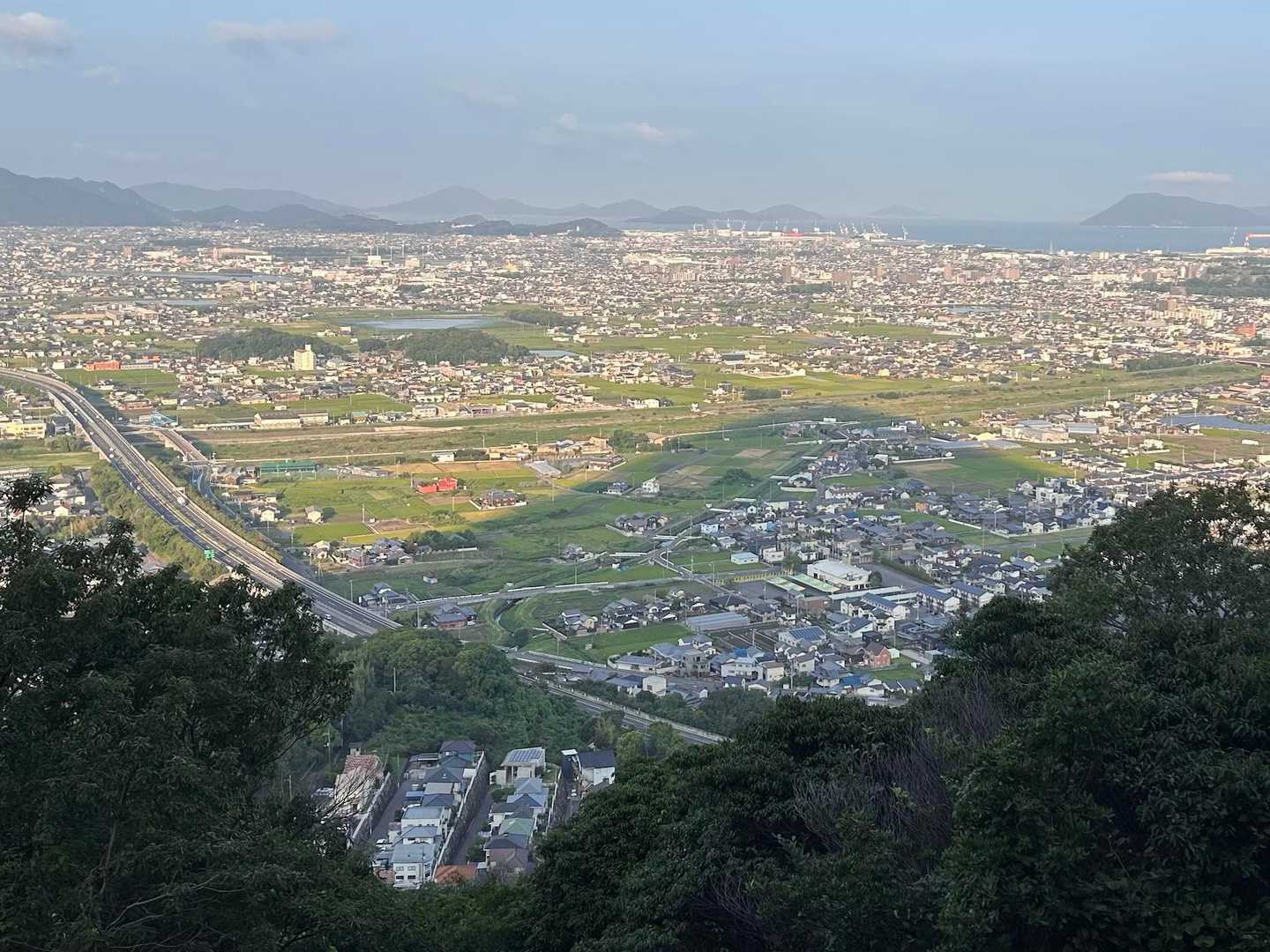 丸亀平野に影富士‥この里山的サイズ感👍