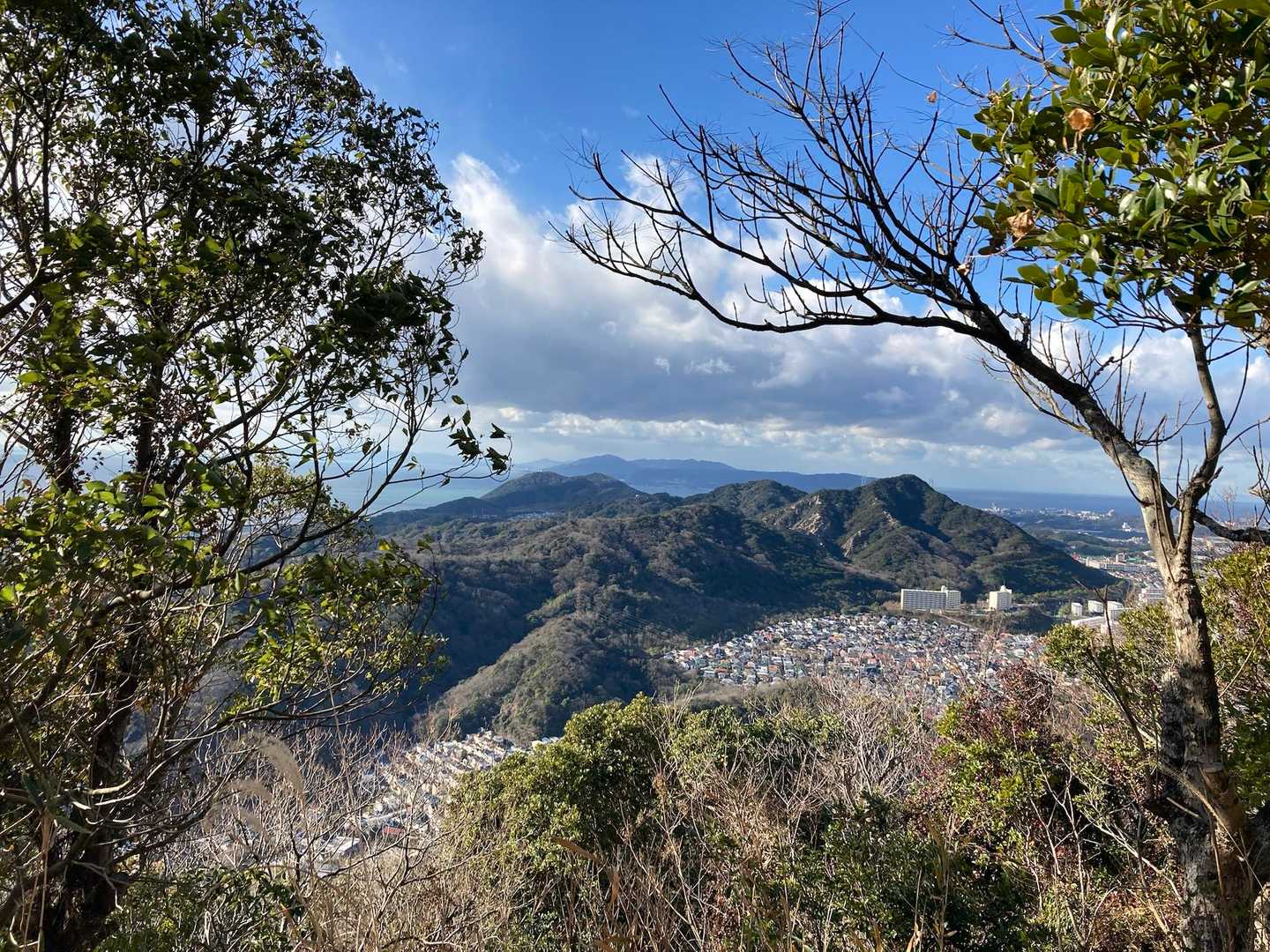 荒熊神社裏(西峰)より