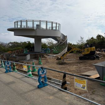 まだ工事中🚧あと重機で仕上げときました！
ていうかちょい斜めってない？