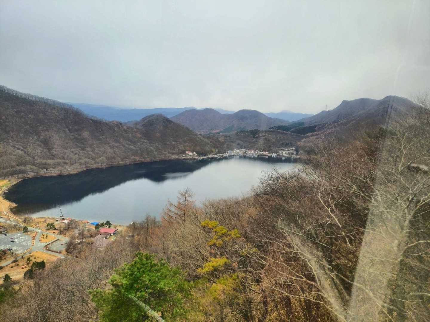 ロープウェイの中から見下ろす榛名湖