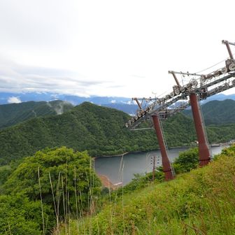 榛名富士山頂展望台からの景色
ロープウェイもあります