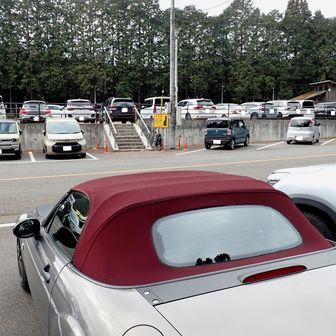 駐車場🅿️到着

🈵満車🈵
大駐車場の端までいっぱい…
そんなに人いたかな？

コガッシーは飽きませんね✨
まだまだ歩いたことが無い所多いです。

そして、
登納めの山は…決めきれない💦

…(どうしよう😵‍💫)…

無事下山⛰お疲れ様でした✨
