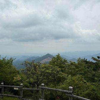 日の出山。