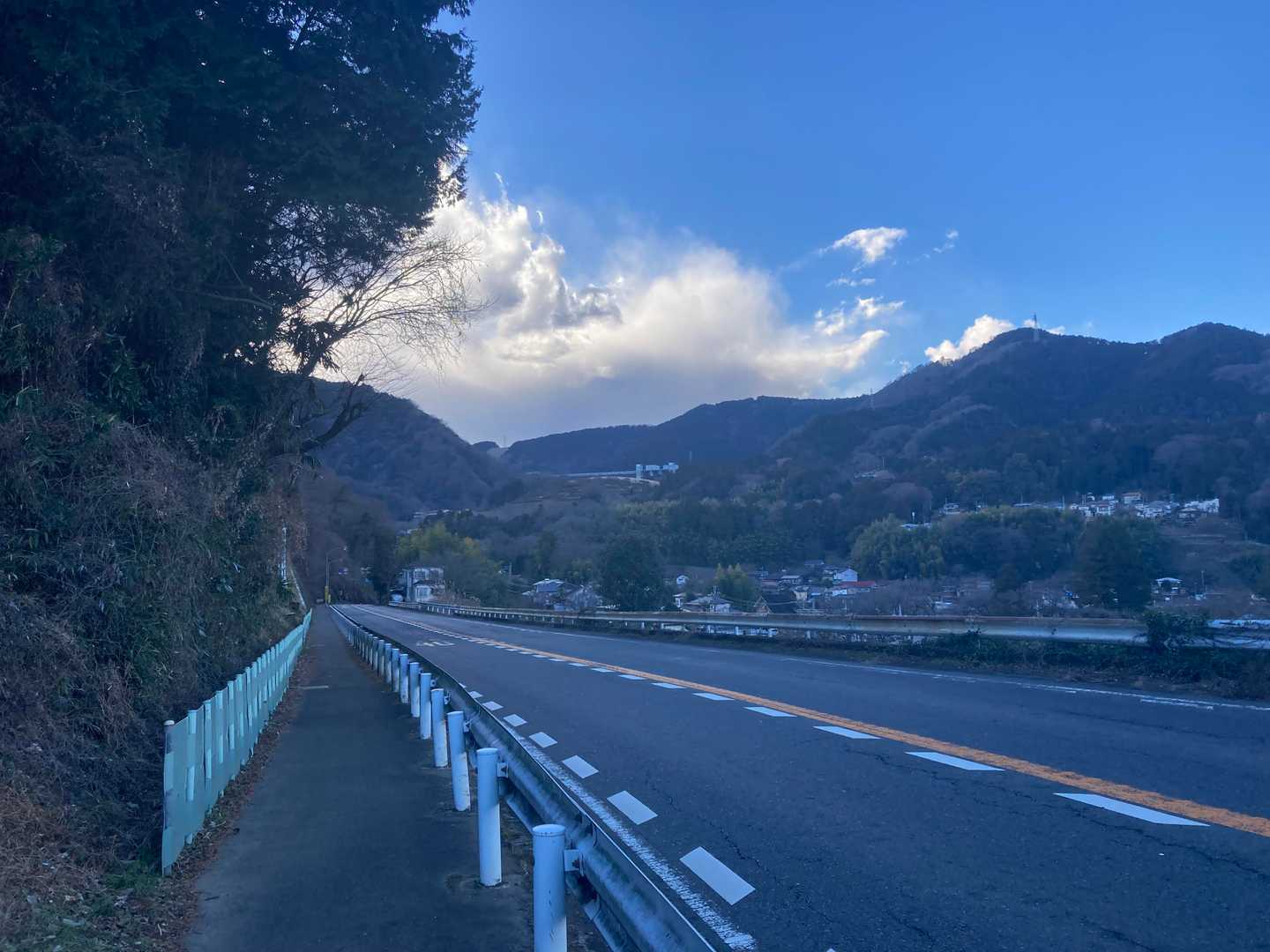 ルート修正して、412号線を下って愛川大橋に向かいます