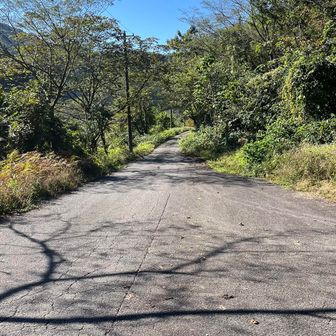 蔵王堂登山口に出ると駐車場まで車道歩き
この辺りは幕末戊辰戦争の激戦地だったとか